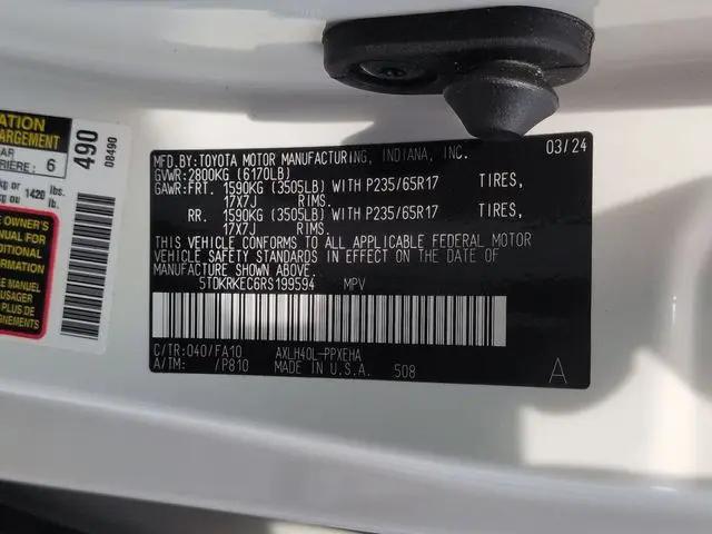 2024 Toyota Sienna LE