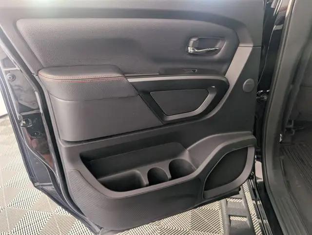 2024 Nissan Titan Crew Cab PRO-4X 4x4