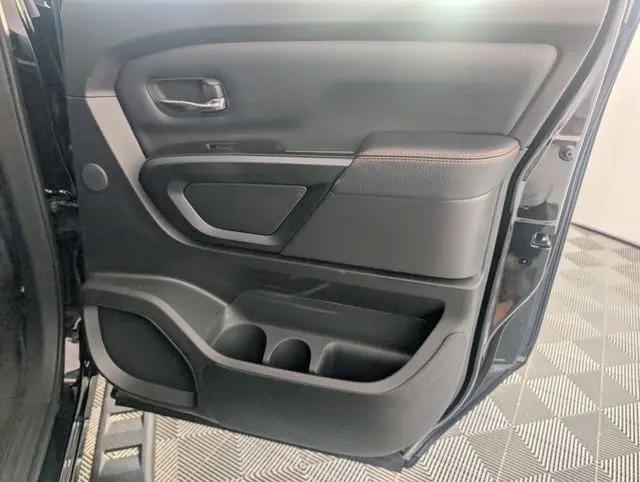 2024 Nissan Titan Crew Cab PRO-4X 4x4