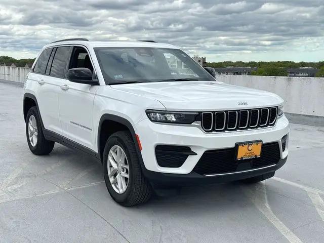 2024 Jeep Grand Cherokee Laredo X 4x4