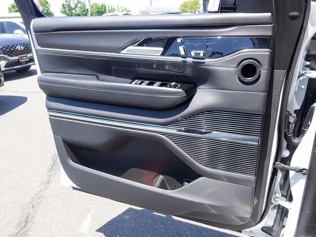 2024 Jeep Grand Wagoneer L Series II 4x4