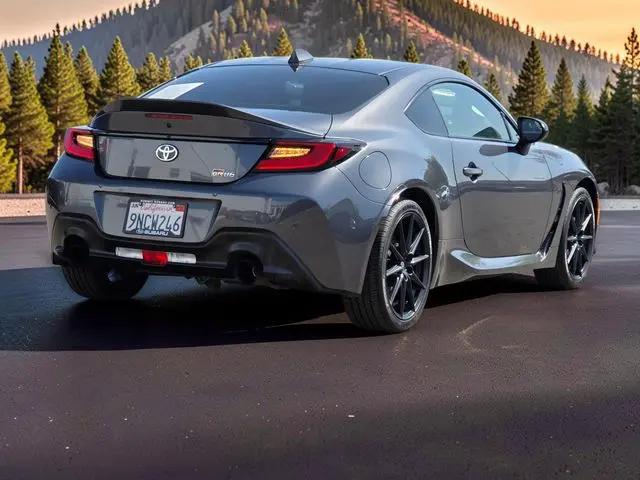 2024 Toyota GR86 Premium