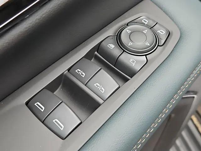 2026 GMC Yukon XL 4WD AT4