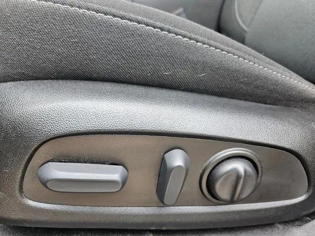 2023 Chevrolet Traverse FWD LT Cloth