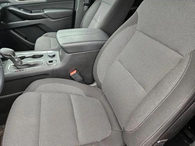 2023 Chevrolet Traverse FWD LT Cloth
