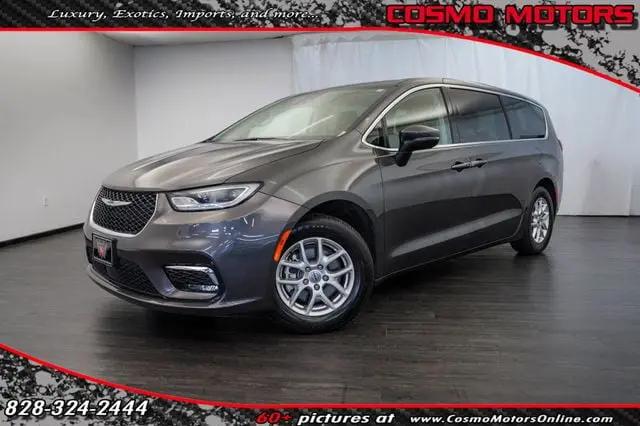 2023 Chrysler Pacifica Touring L for sale in Hickory, NC