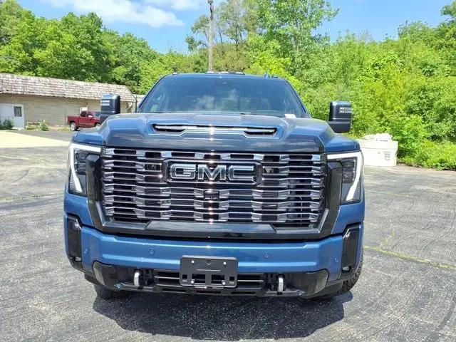 2026 GMC Sierra 2500HD Crew Cab, Standard Bed, Denali Ultimate, 4WD