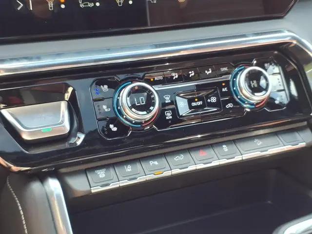 2026 GMC Sierra 2500HD Crew Cab, Standard Bed, Denali Ultimate, 4WD