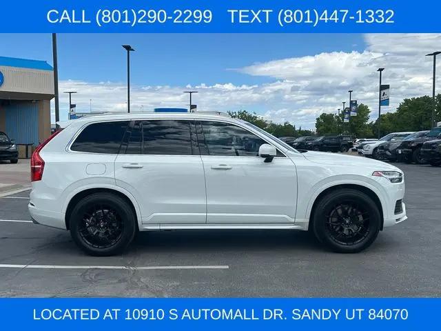 2020 Volvo XC90 T6 Momentum 7 Passenger