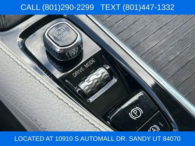 2020 Volvo XC90 T6 Momentum 7 Passenger