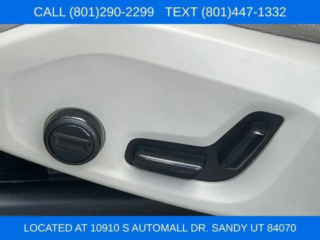 2020 Volvo XC90 T6 Momentum 7 Passenger