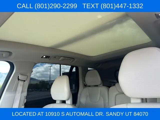 2020 Volvo XC90 T6 Momentum 7 Passenger