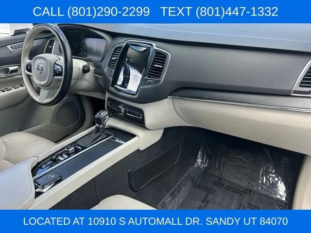 2020 Volvo XC90 T6 Momentum 7 Passenger