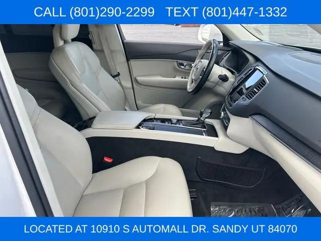 2020 Volvo XC90 T6 Momentum 7 Passenger