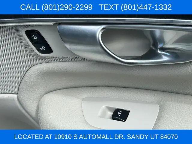 2020 Volvo XC90 T6 Momentum 7 Passenger