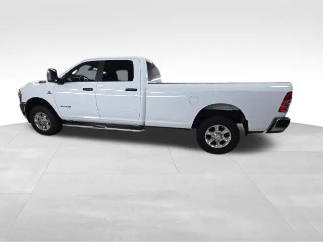 2024 Ram 3500 Big Horn Crew Cab 4x4 8' Box