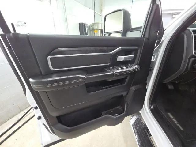 2024 Ram 3500 Big Horn Crew Cab 4x4 8' Box