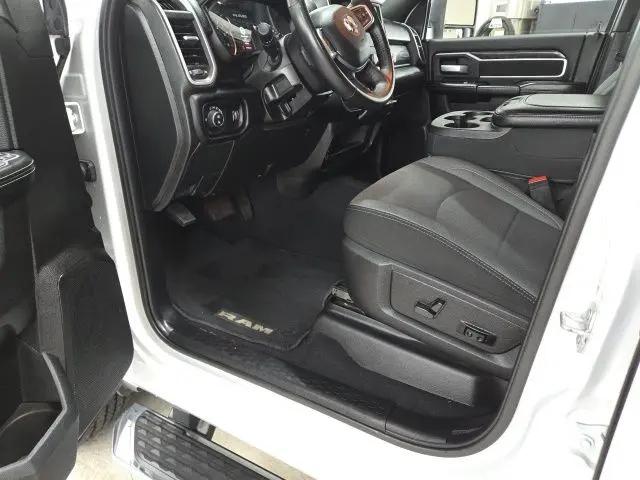 2024 Ram 3500 Big Horn Crew Cab 4x4 8' Box