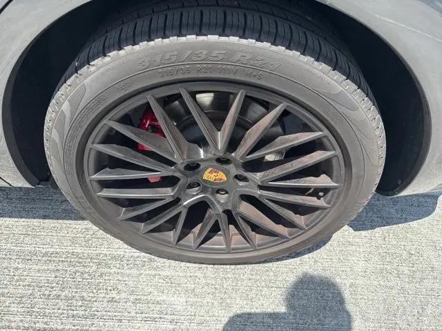 2021 Porsche Cayenne GTS