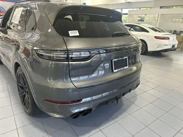 2021 Porsche Cayenne GTS