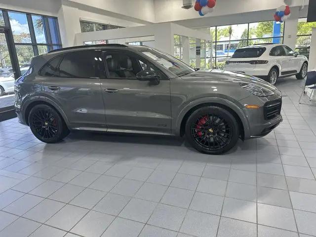 2021 Porsche Cayenne GTS