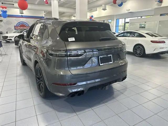 2021 Porsche Cayenne GTS