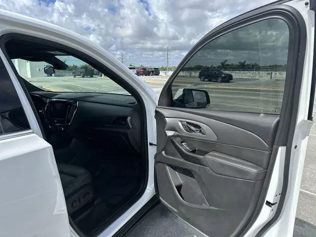 2023 Chevrolet Traverse FWD LT Leather