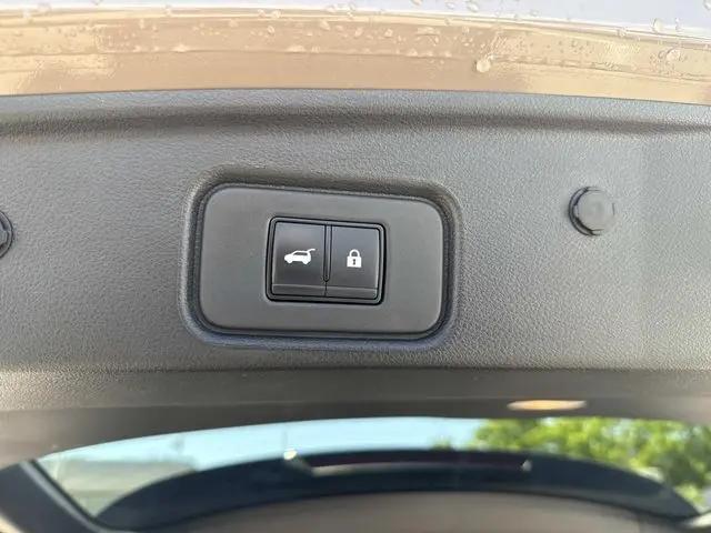 2023 Nissan Pathfinder Platinum 4WD