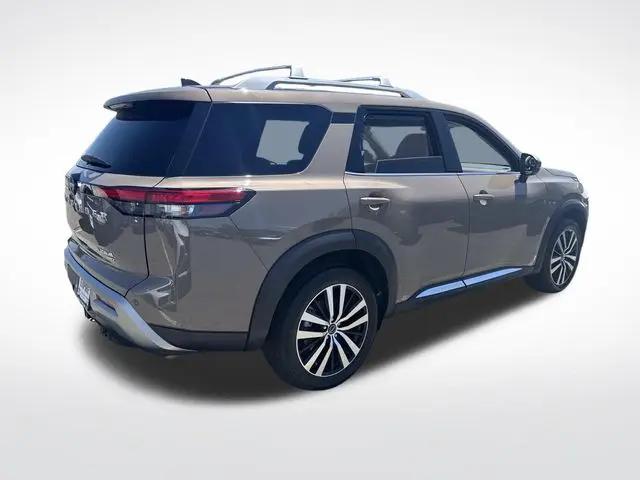 2023 Nissan Pathfinder Platinum 4WD