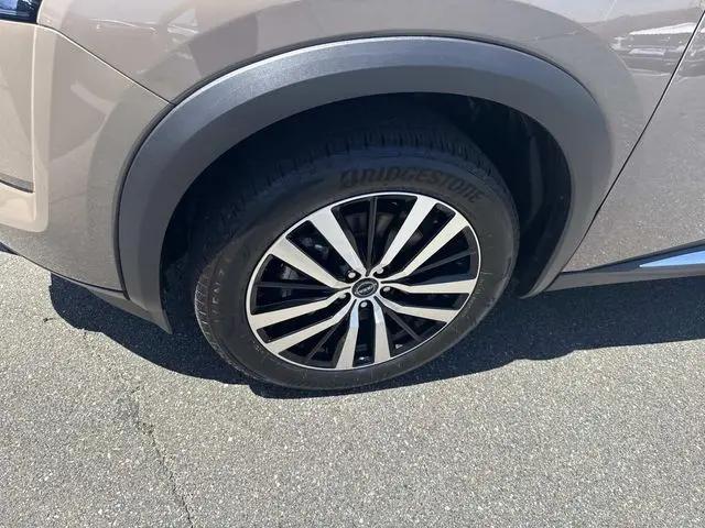 2023 Nissan Pathfinder Platinum 4WD