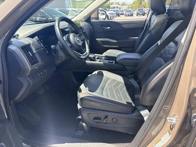 2023 Nissan Pathfinder Platinum 4WD