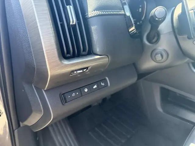 2023 Nissan Pathfinder Platinum 4WD