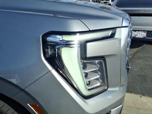 2025 GMC Yukon XL 4WD Denali