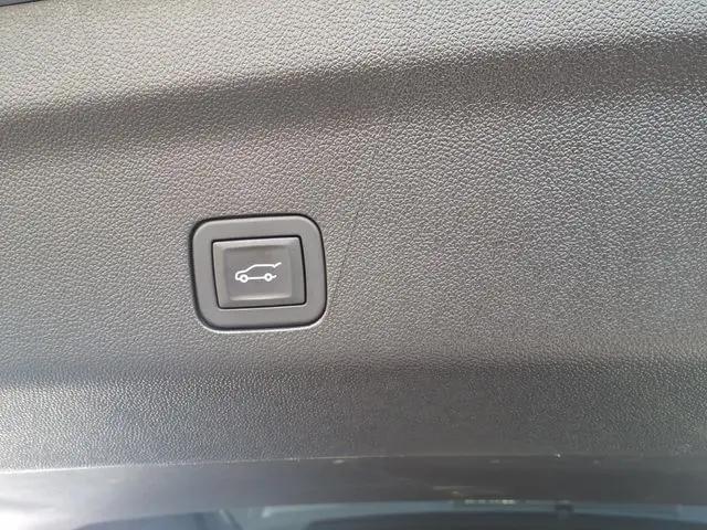 2025 GMC Yukon XL 4WD Denali