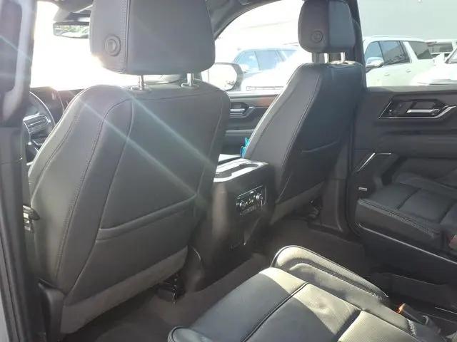 2025 GMC Yukon XL 4WD Denali