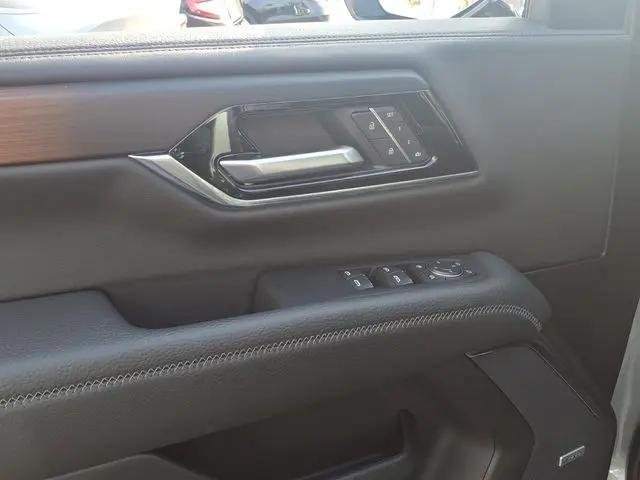 2025 GMC Yukon XL 4WD Denali