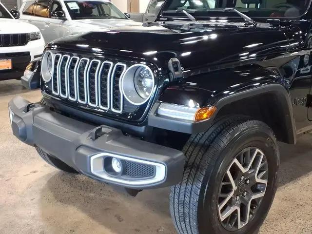 2025 Jeep Wrangler 4-Door Sahara 4x4