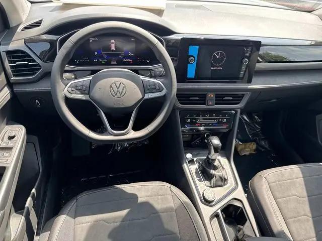 2026 Volkswagen Taos SE Black