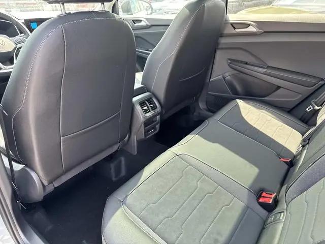 2026 Volkswagen Taos SE Black