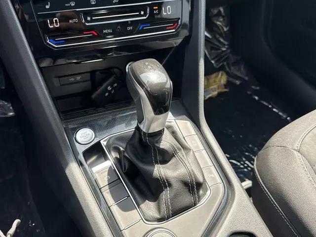 2026 Volkswagen Taos SE Black