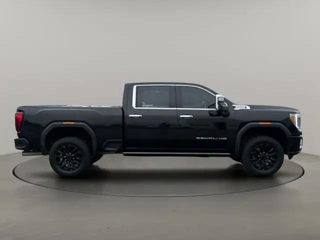 2022 GMC Sierra 2500HD 4WD Crew Cab Standard Bed Denali