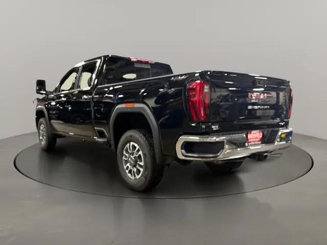 2026 GMC Sierra 2500HD Crew Cab, Standard Bed, SLT, 4WD