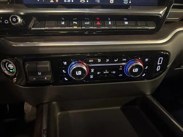 2026 GMC Sierra 2500HD Crew Cab, Standard Bed, SLT, 4WD