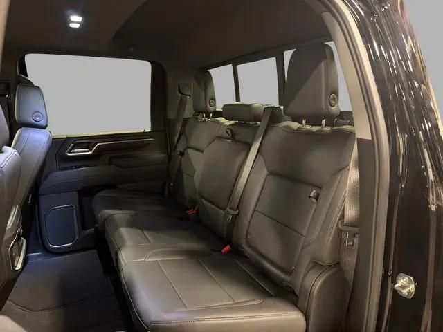 2026 GMC Sierra 2500HD Crew Cab, Standard Bed, SLT, 4WD