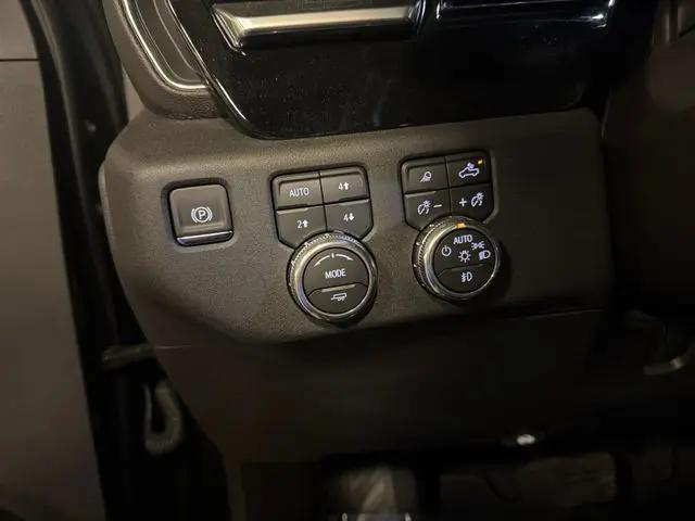 2026 GMC Sierra 2500HD Crew Cab, Standard Bed, SLT, 4WD