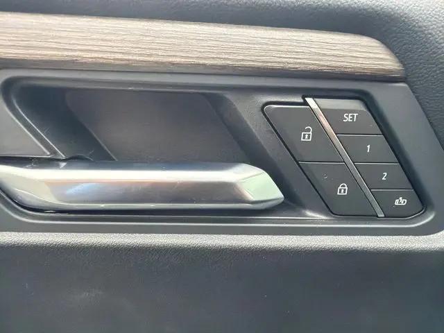 2025 GMC Acadia FWD Denali