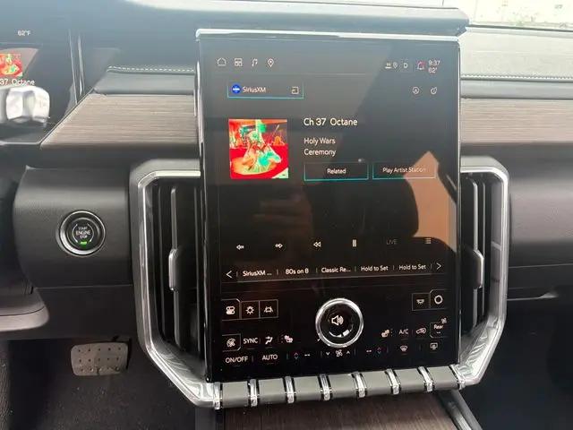 2025 GMC Acadia FWD Denali