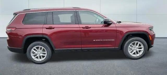 2022 Jeep Grand Cherokee L Laredo 4x2