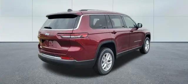 2022 Jeep Grand Cherokee L Laredo 4x2