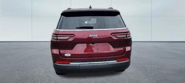 2022 Jeep Grand Cherokee L Laredo 4x2